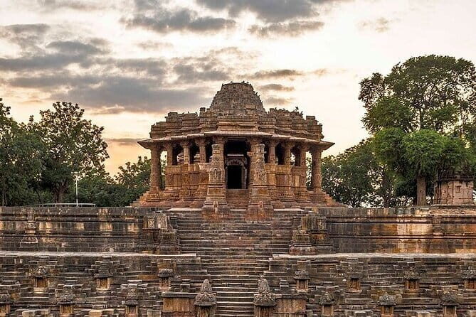 Easy Private Tour at Sun Temple and Rani Ki Vav in Premium Car - Key Points