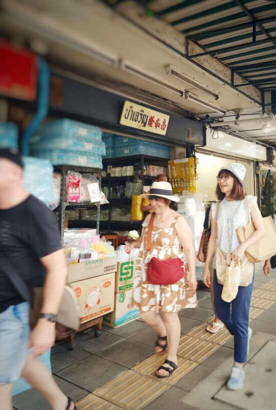 Eat Street Food and Drink like a Local in Bangkok - Introduction and Meeting Point