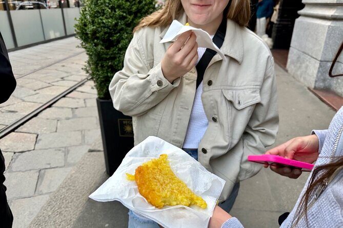 Eating Milan Street Food Tour with Guided Tasting and Sightseeing - What the Reviews Tell Us