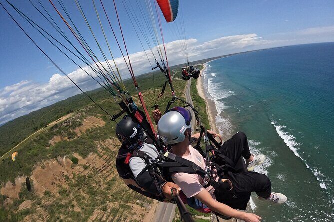 Ecuador Paragliding Montañita - Ecuador Paragliding Montañita: Soar over the Coast for an Unforgettable View