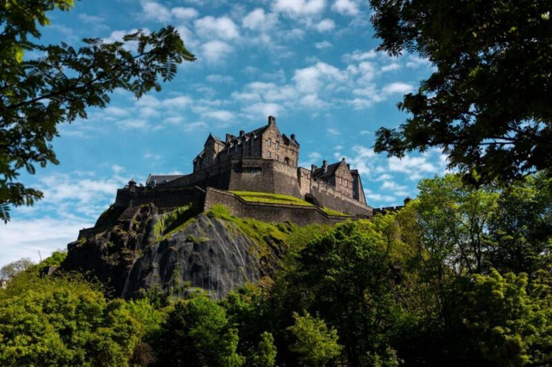 Edinburgh: Capture the most Photogenic Spots with a Local - Edinburgh: Capture the Most Photogenic Spots with a Local
