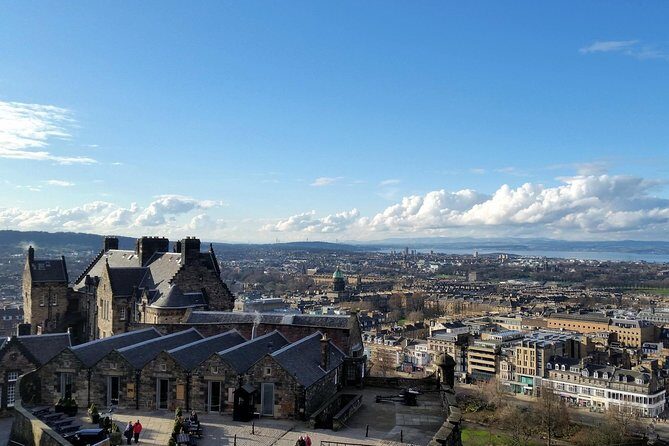 Edinburgh Castle Guided Walking Tour in English - An In-Depth Look at the Tour Experience