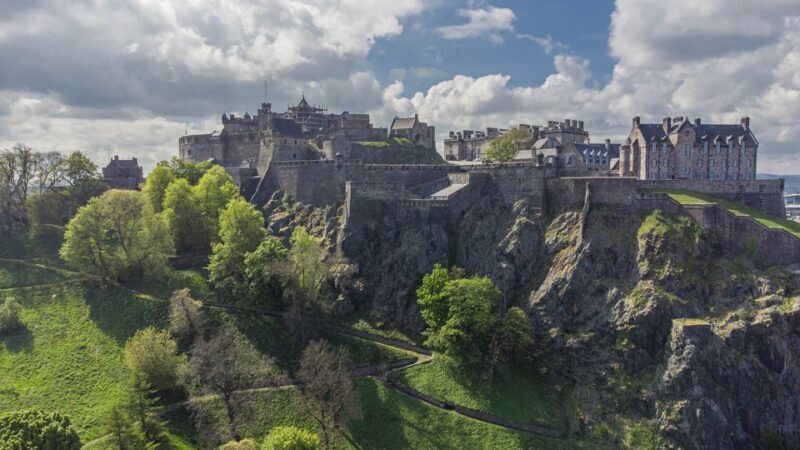Edinburgh Castle: Guided Walking Tour with Entry Ticket - Authentic Stories and Local Knowledge