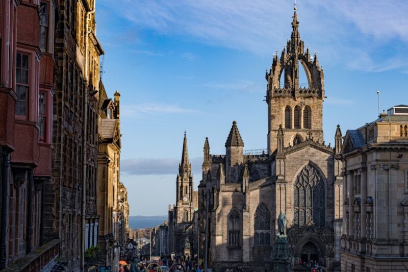 Edinburgh Castle: Guided Walking Tour with Entry Ticket - Pros and Cons