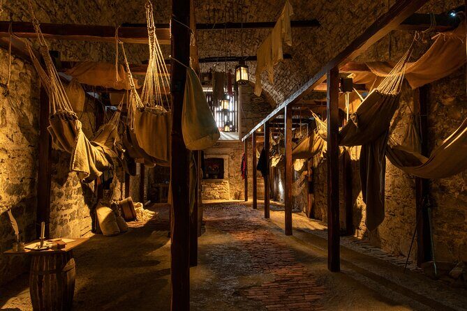 Edinburgh Castle: Guided Walking Tour with Entry Ticket - The Sum Up