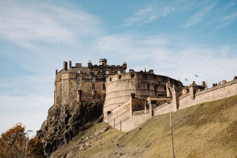 Edinburgh: Castle, Holyrood & Royal Mile Guided Tour - Key Points