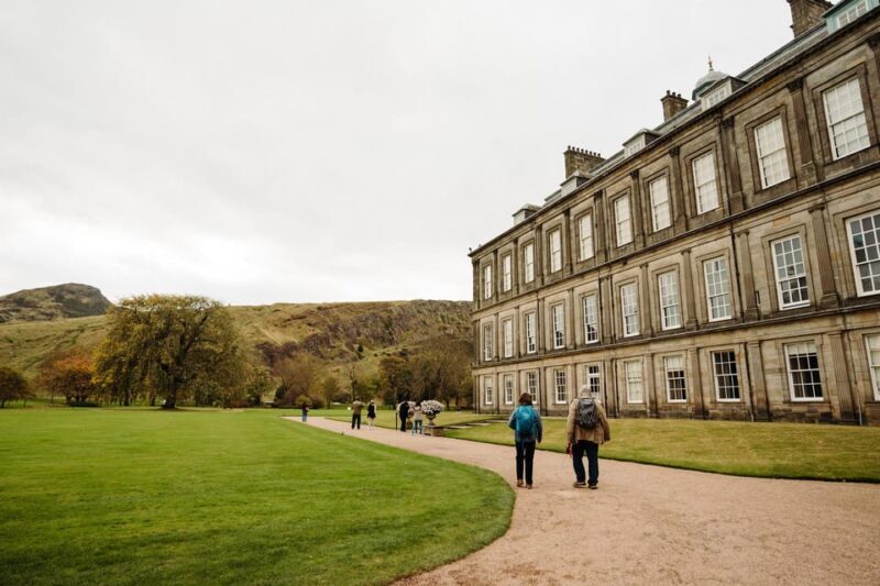 Edinburgh: Castle, Holyrood & Royal Mile Guided Tour - Breakdown of the Experience