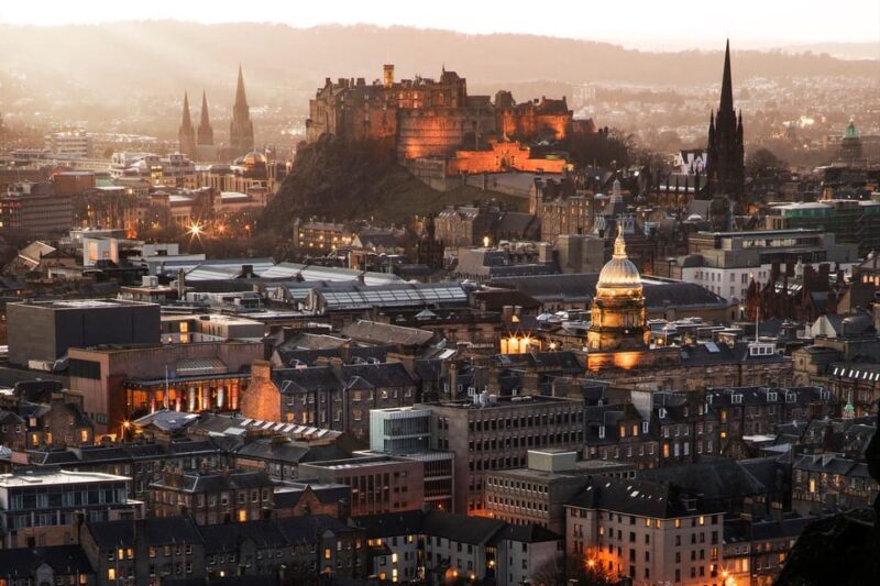 Edinburgh Castle & Royal Mile Walking Tour - Ticket Included - An In-Depth Look at the Edinburgh Castle & Royal Mile Walking Tour