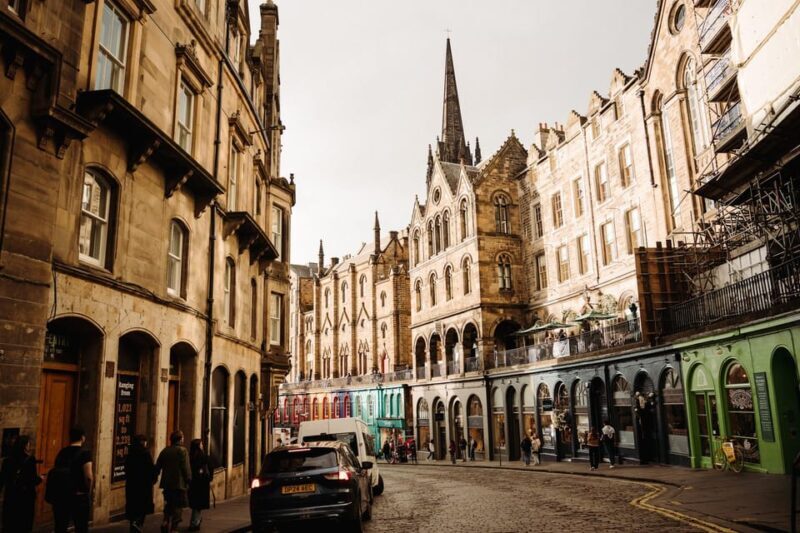 Edinburgh Castle: VIP Early Access & Royal Mile & Holyrood - Key Points