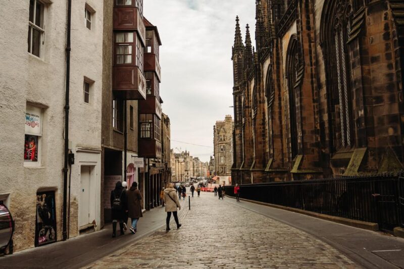 Edinburgh Castle: VIP Early Access & Royal Mile & Holyrood - FAQ