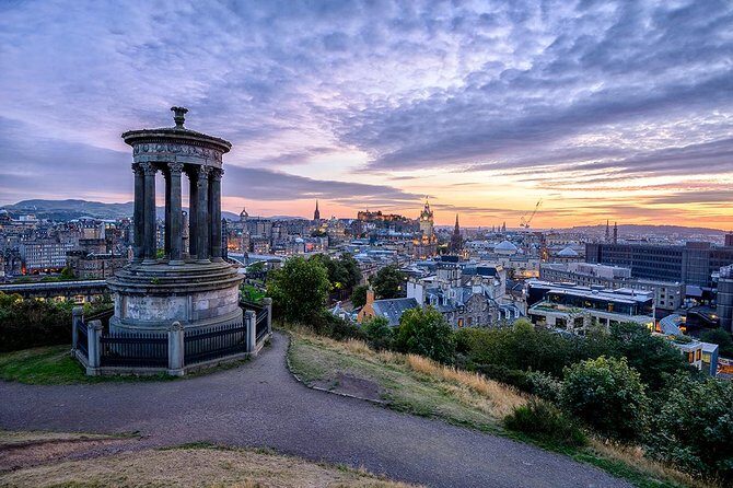 Edinburgh Darkside Walking Tour: Mysteries, Murder and Legends - A Deep Dive into the Experience