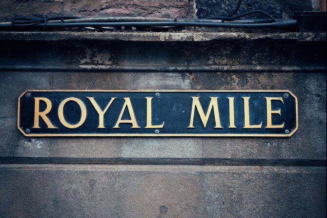Edinburgh: Discover Edinburgh's Old Town Walking Tour - Authentic Experiences from Travelers