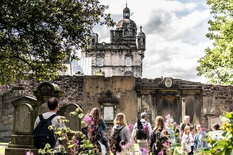 Edinburgh: Full City Tour & Johnnie Walker Whisky Experience - Exploring Edinburgh with a Guided Touch