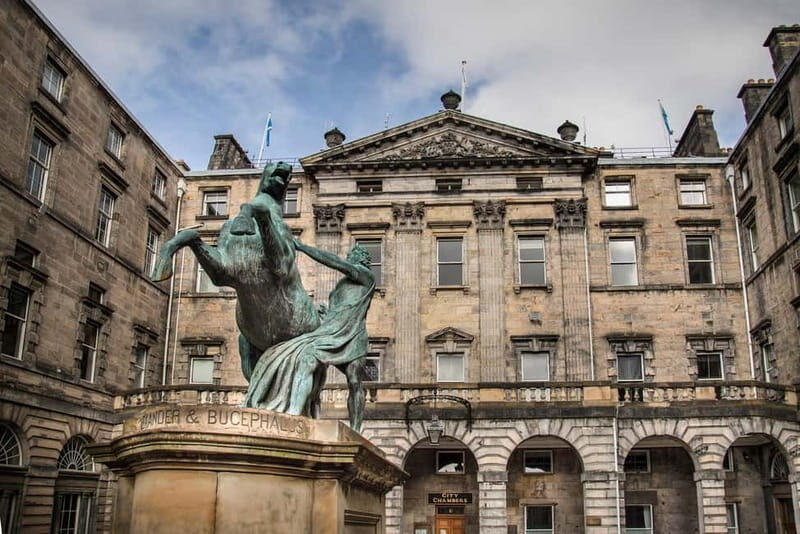 Edinburgh: Full-Day Walking Tour with Edinburgh Castle - A Deep Dive into the Experience