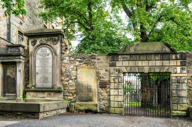 Edinburgh: Haunted Underground Vaults and Graveyard Tour - A Full Breakdown of the Haunted Vaults and Graveyard Tour