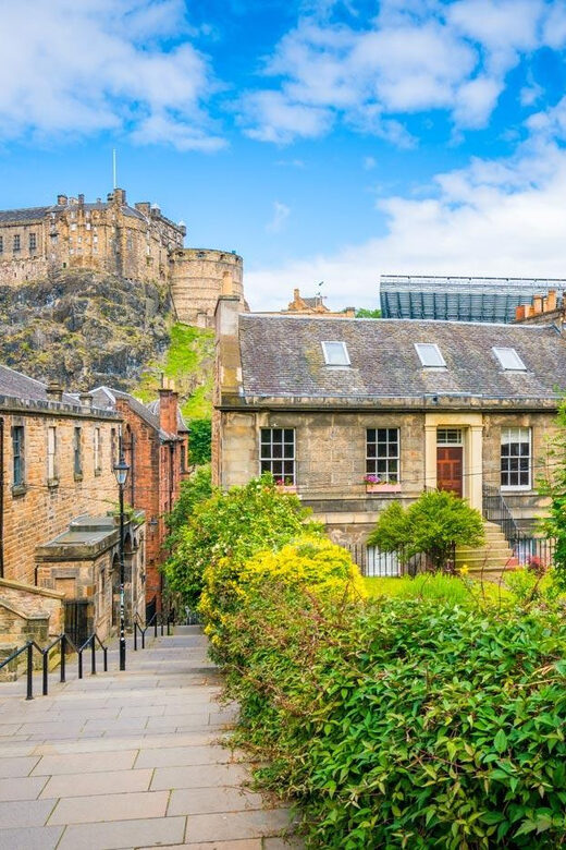 Edinburgh: History Lovers Old Town Walking Tour - A Closer Look at the Experience