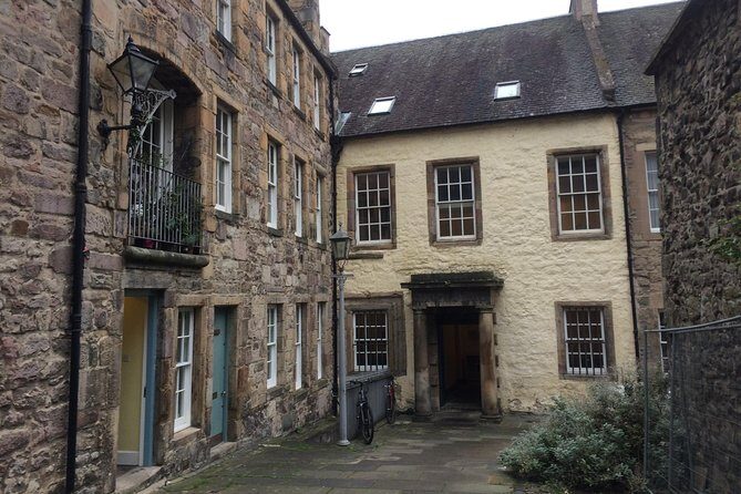 Edinburgh: History Lovers Old Town Walking Tour - Who Would Love This Tour?