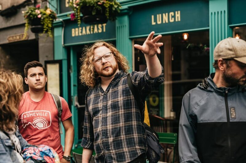 Edinburgh: Old Town Guided Walking Tour and Beer Tasting - Key Points