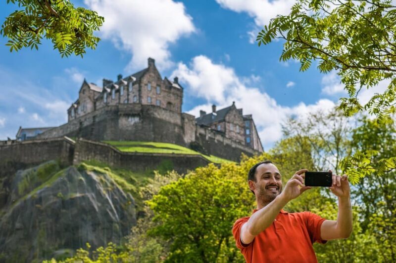 Edinburgh Old Town Highlights Private Guided Walking Tour - Exploring Edinburgh’s Historic Core: A Detailed Walkthrough