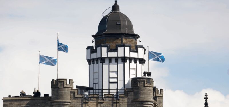 Edinburgh: Old Town Walking Tour with an APP - Edinburgh: Old Town Walking Tour with an APP – The Practical Guide