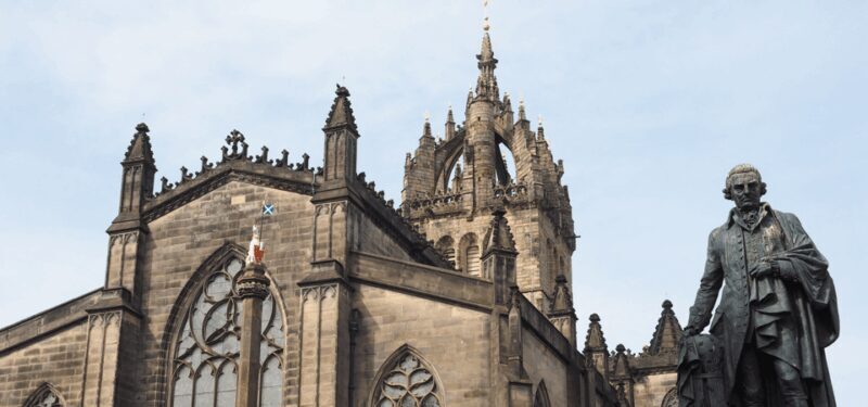 Edinburgh: Old Town Walking Tour with an APP - Who Will Love This Tour?