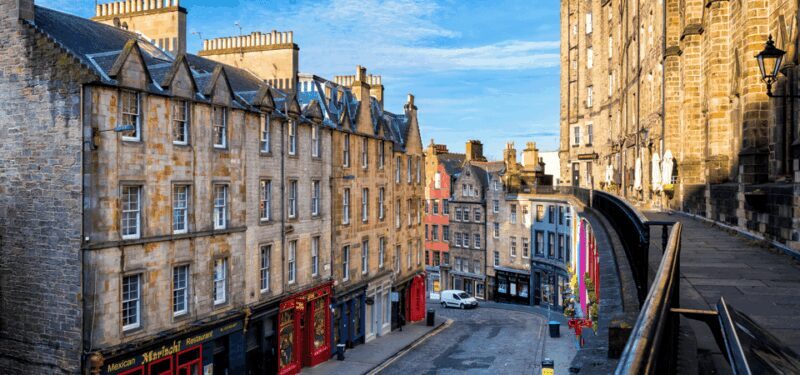 Edinburgh: Old Town Walking Tour with an APP - FAQ