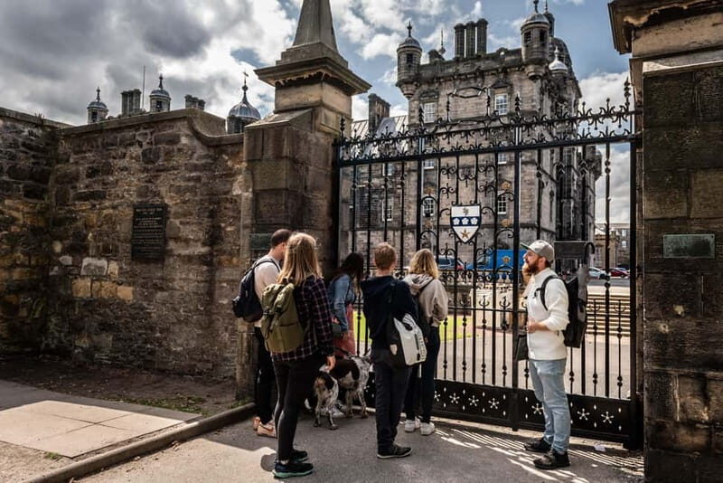 Edinburgh: Old Town Walking Tour with Castle Entry - Final Verdict
