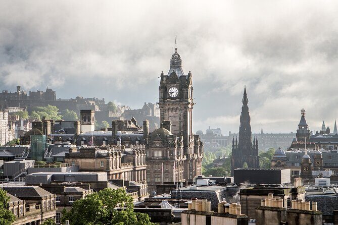 Edinburgh: Old Town's Highlights Walking Tour - Key Points