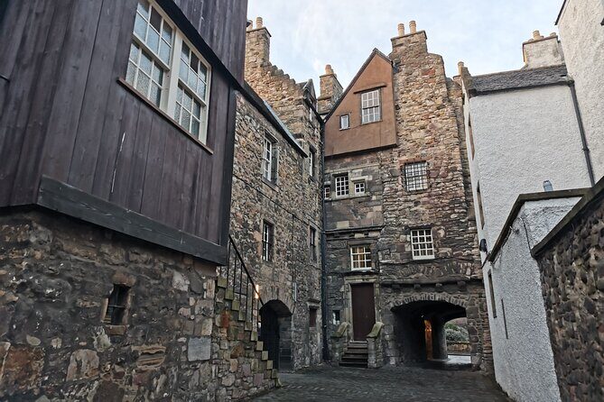 Edinburgh Outlander Self-Guided Private Tour - The Tour in Detail: Unpacking the Edinburgh Outlander Experience