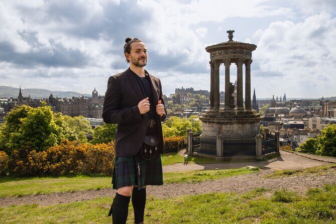 Edinburgh Private Walking Tour in Spanish - Exploring Edinburgh in Depth