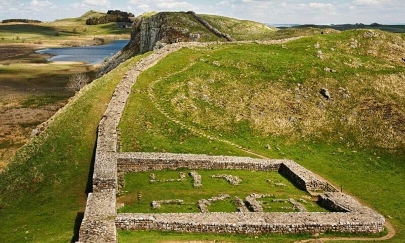 Edinburgh: Rosslyn Chapel and Hadrian's Wall Tour in Spanish - FAQ