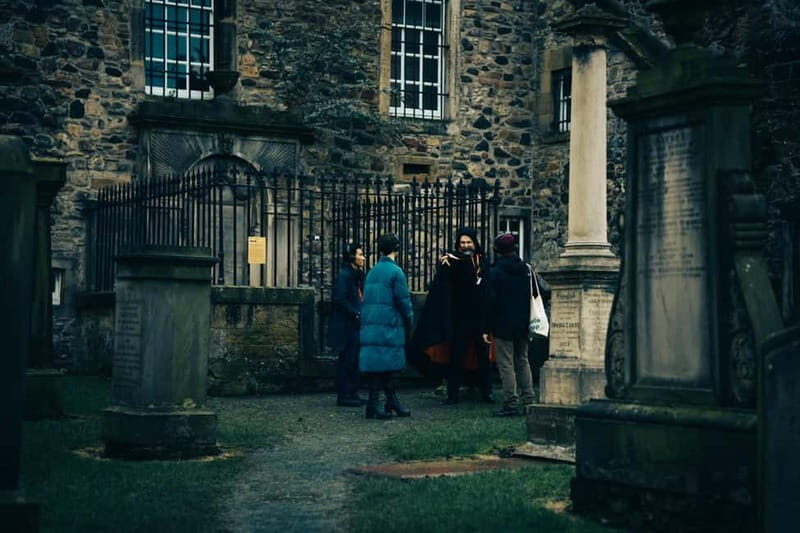 Edinburgh: Underground Vaults and Graveyard Evening Tour - Starting Point and Overall Experience