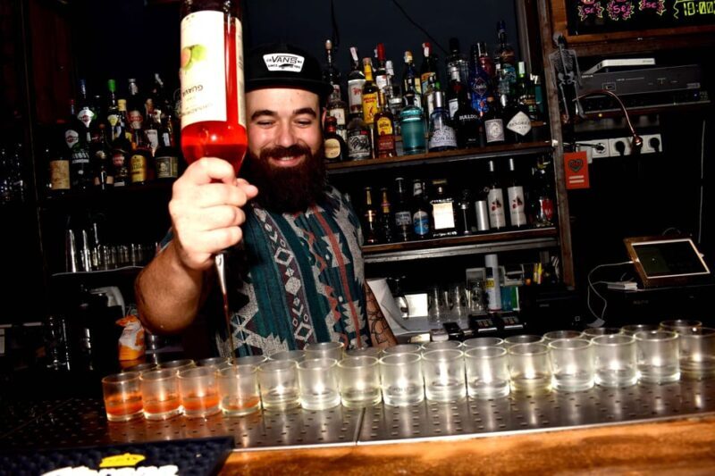 Edinburgh's Best Bar Crawl: Free Shots, Discounts, Photos - FAQ