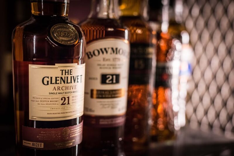 Edinburgh's Best Harry Potter Tour & Premium Whisky Tasting - Greyfriars Kirkyard and the Roots of Voldemort