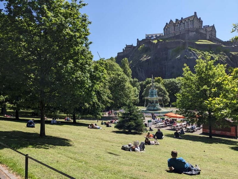 Edinburgh's must-see attractions: walking tour in French - Who Will Love This Tour?