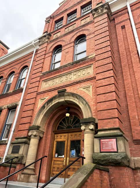 Edmonton: 3-Hour City Highlights Walking Tour With Guide - Edmonton: 3-Hour City Highlights Walking Tour With Guide