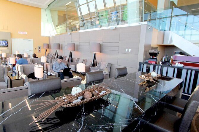 Edmonton International Airport Plaza Premium Lounge - An In-Depth Look at Edmontons Plaza Premium Lounge