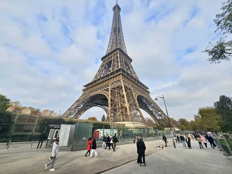 Eiffel Tower Ticket: Summit or 2nd Floor + Audioguide - Who Should Consider This Tour?