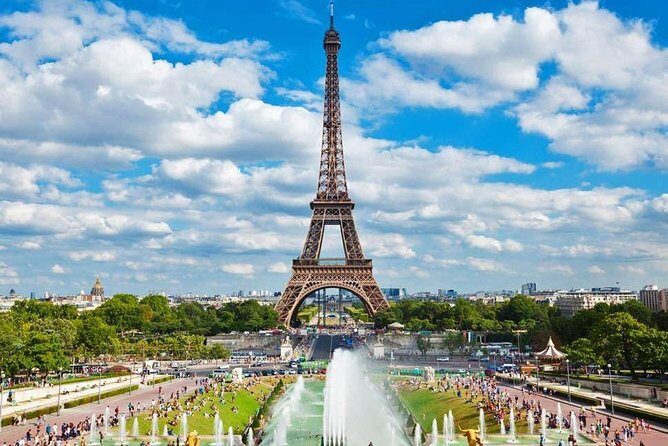 Eiffel Tower Via Lift With Representative Assistance - Key Points