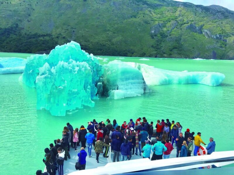 El Calafate: Glaciers Gourmet Experience - Full Day Cruise - Food and Comfort
