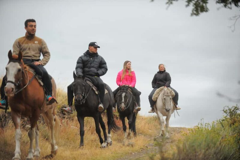 El Calafate: Horseback Riding in Cerro Frias - Key Points