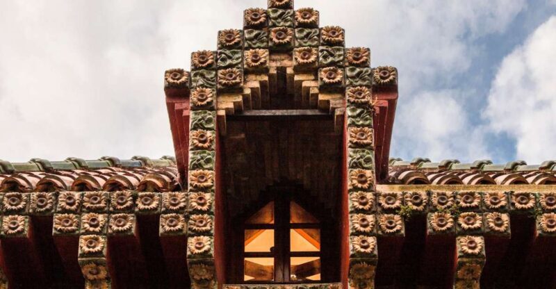 El Capricho Entrance Ticket - In-Depth Review of El Capricho