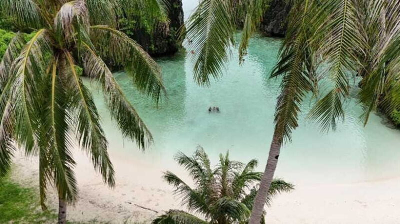 El Nido: Private Tour B with Snake Island and Caves - Assessing the Value