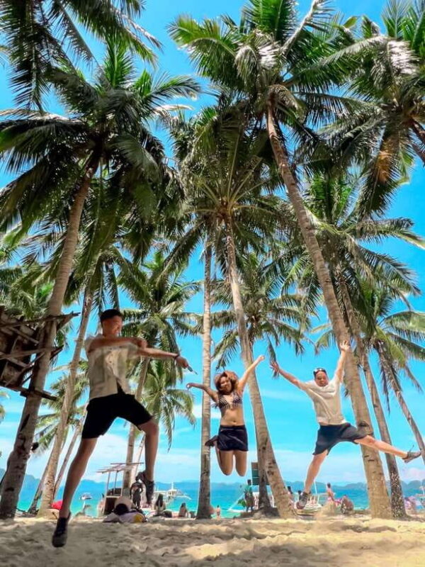 El Nido: Snake Island and Cave Tour with Island Lunch - An In-Depth Look at the Snake Island and Cave Tour