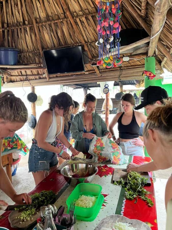 El Paredon: Traditional Cooking Class with a Local Family - A Deeper Look at the Experience