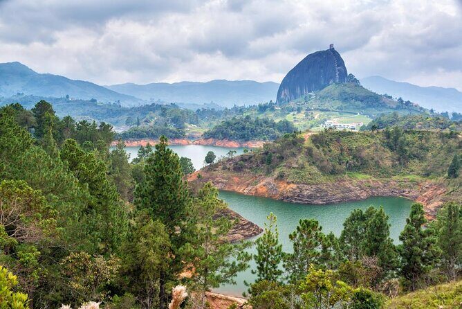 El Peñol and Guatape Private Tour from Medellin - Key Points