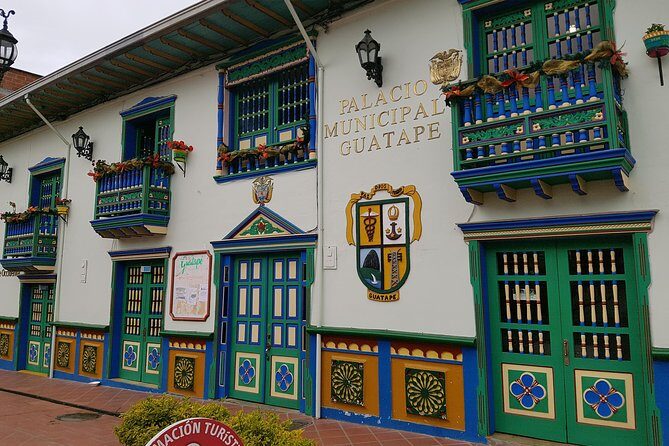 El Peñol and Guatape Small Group Tour from Medellin - Who Should Take This Tour?