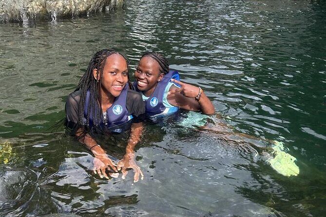 El Yunque Tour with Luquillo Lunch Stop and Transport: 6 ppl Max - Frequently Asked Questions