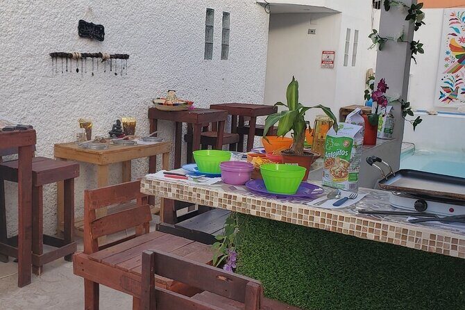 Elaboration of tortillas by hand following the Mexican tradition - The Complete Breakdown: Why This Experience Stands Out