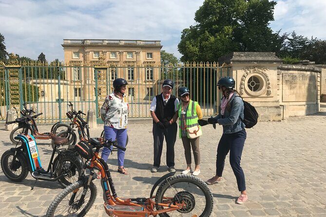 Electric 2-wheeler tour of the Chateau Park and Gardens - The Sum Up